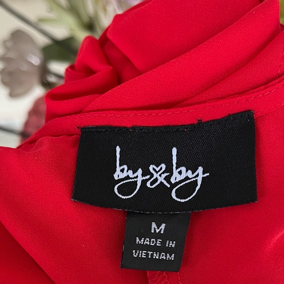 •By & By• Sleeveless Open Back Blouse - Size Medium - Picture 2 of 10